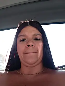 layla-daring (F young) - I take off my bra on the bus