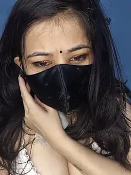 pari8822 (F young) - apply choclate syrum on both boobs