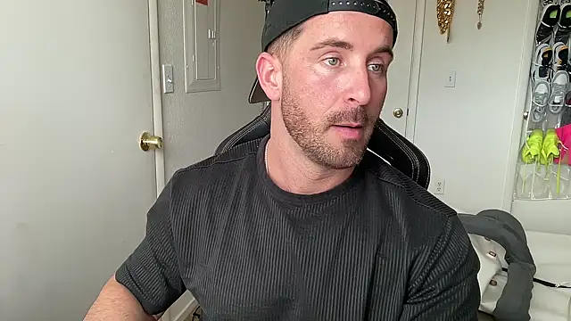 brettmycles28 - Brettmycles28's free webcam - UK Sex Cams