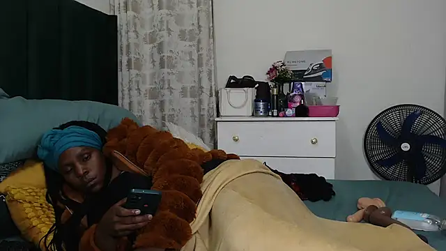 GaggingQueenxx webcam
