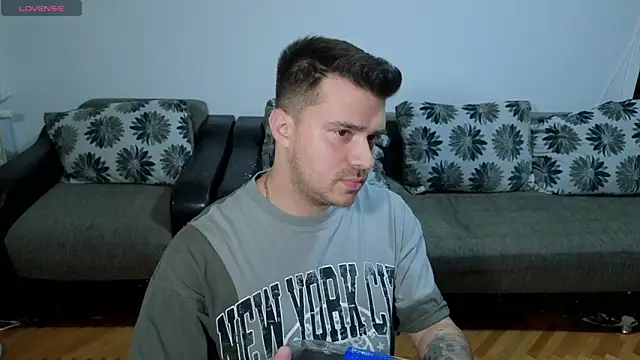 JohnnyStepBro webcam