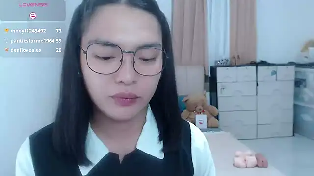 zhaviahale21 webcam