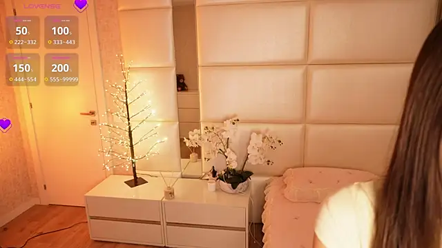 Lilly_Colins webcam