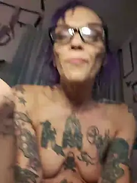 MommyMisfit webcam
