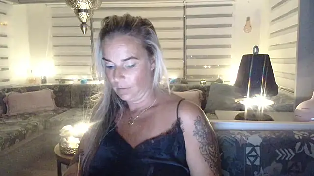 xMystiqueMavenx webcam