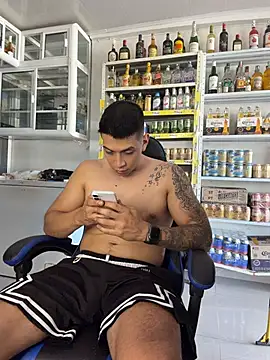 OliverWest04 webcam