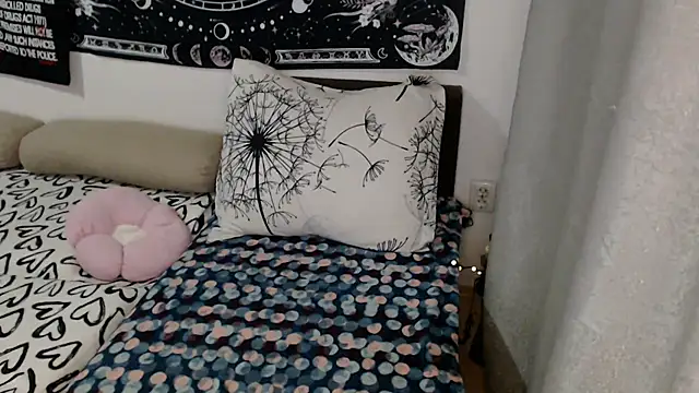 AlienforTwenty webcam