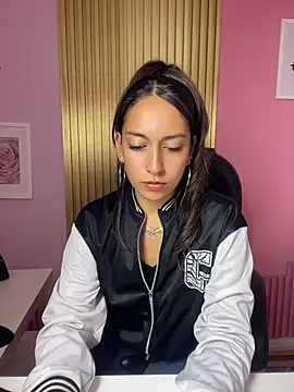 DulceLatinaxo webcam