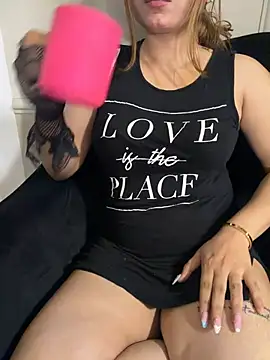 Tasty_LushDesire webcam