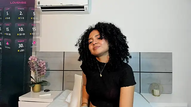 kiraspell - Kiraspell's free webcam - UK Sex Cams
