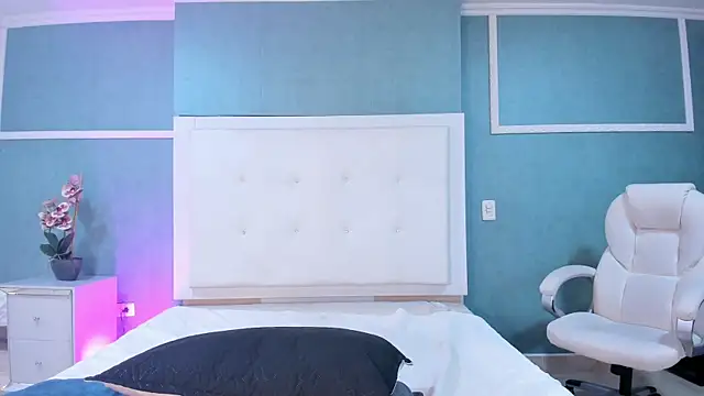 naomygomez_ webcam