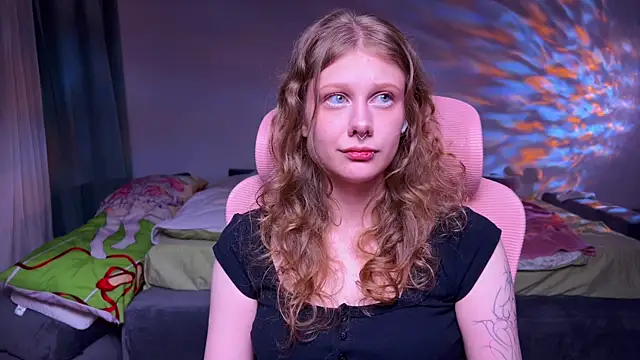 SweetyKiki webcam