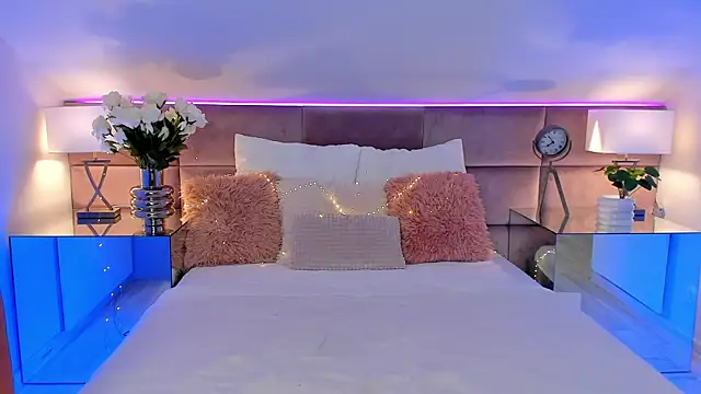 MiaMuse live cam
