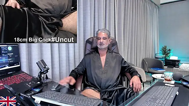 OnlineBossUK webcam