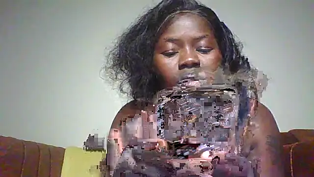 Queen_birdie66 webcam