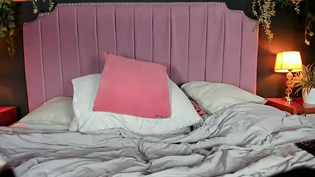 scarlet_dh webcam