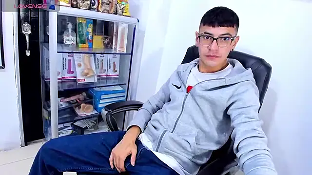 Alexx_bigcockk webcam