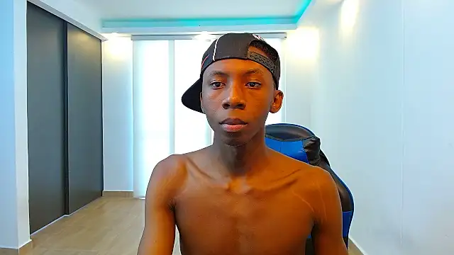milo018 webcam