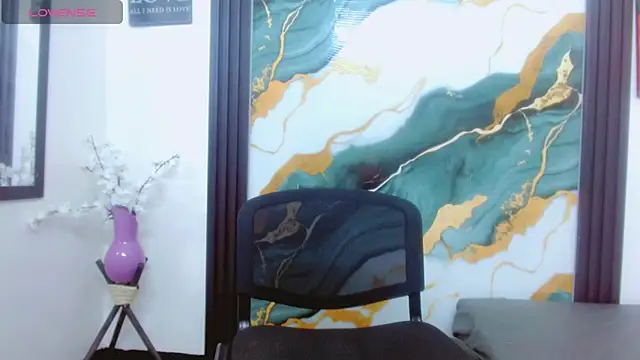 Sharlotte_Jones webcam