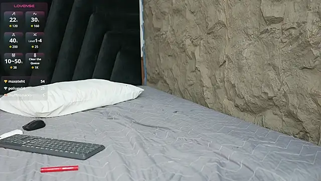 NaughtyyMommyyy webcam