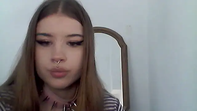 MollyHotTeen webcam