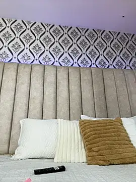 Chiara_Bond webcam