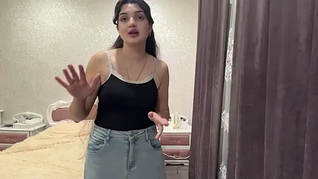 IzzabelSun webcam