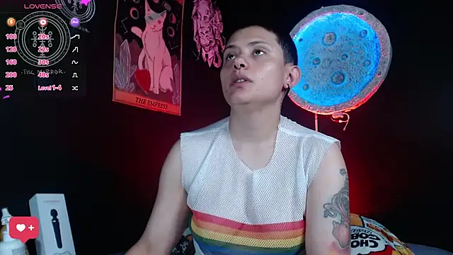 girl_intense444 webcam