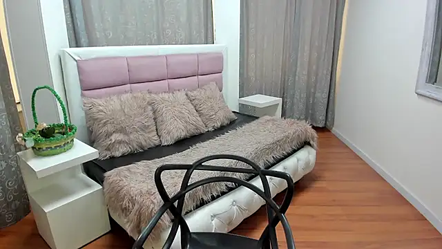 gaby_trent live cam on StripChat