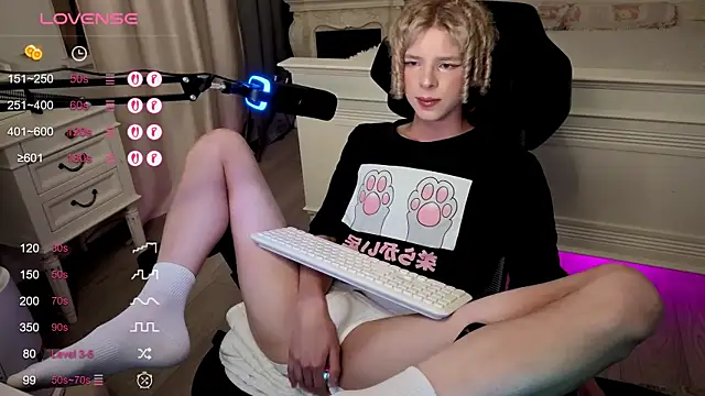 Kudi_Minnt live sex cam