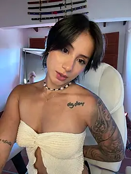 Ale_Lewis live