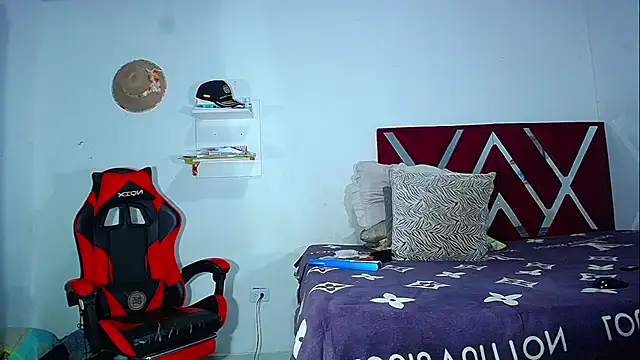 DanisaBrown webcam