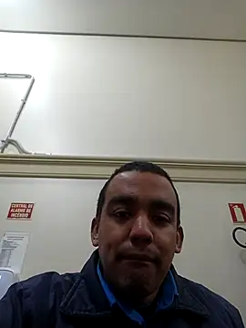 morenogostoso29 live sex cam