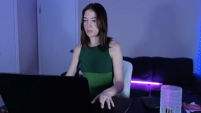 ZoomOnMe_X live cam on StripChat
