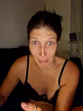 Lenchen_ live cam on StripChat