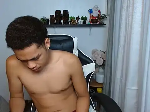 curlyasian_njxx webcam