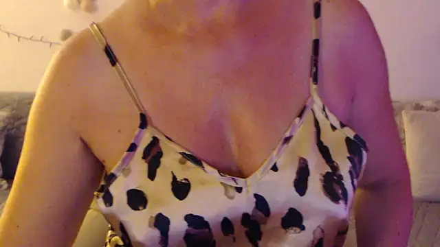 YourfantasyGiuly webcam