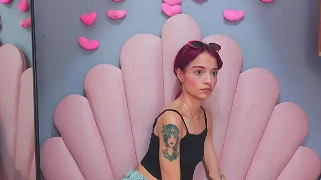 luci_miller webcam