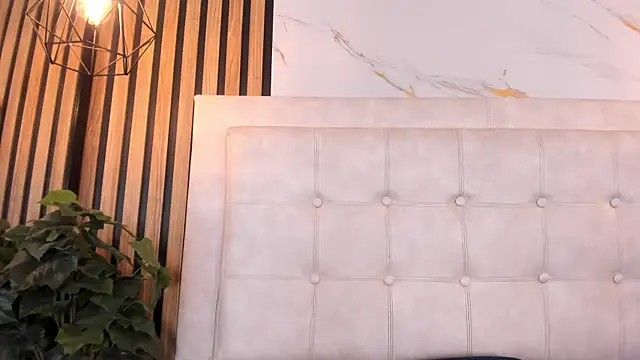 carlotta_de_velour - Carlotta_de_velour's free webcam - UK Sex Cams
