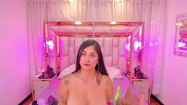 Francesca_Skuirt webcam