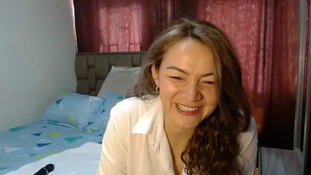 Jiwoo_Kim live cam on StripChat