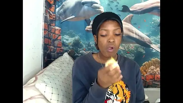 AfricanBarbiee69 webcam
