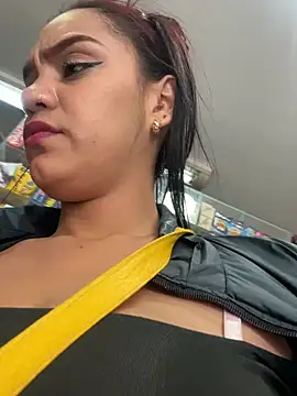 Sara-77 webcam