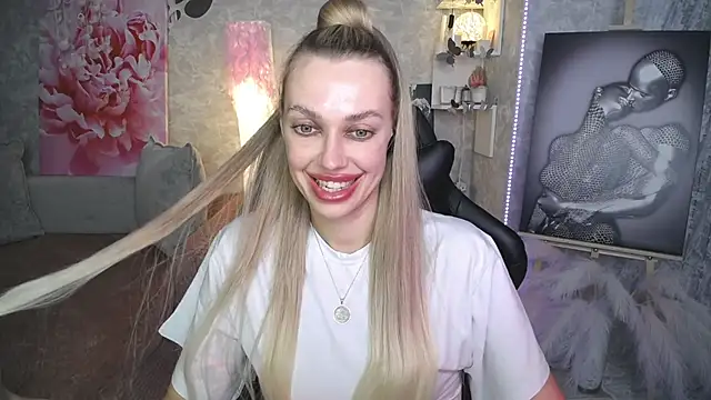 NickyAdamidi live cam on StripChat