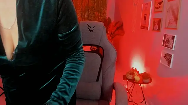 Golden_Dragon live cam on StripChat