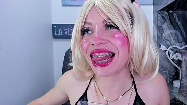 miss__wanda webcam