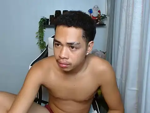 curlyasian_njxx live cam on StripChat