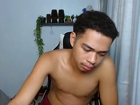 curlyasian_njxx webcam