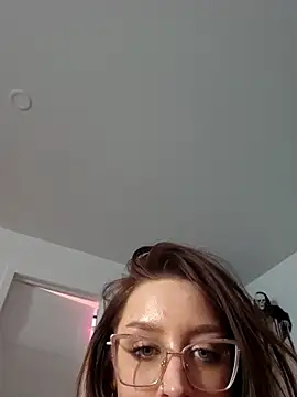 LilyOrion webcam