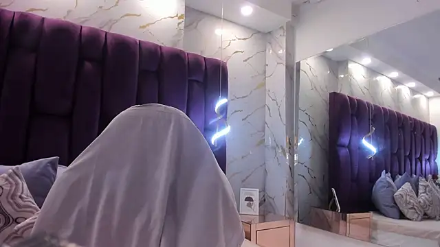 emma_castilloo live cam on StripChat